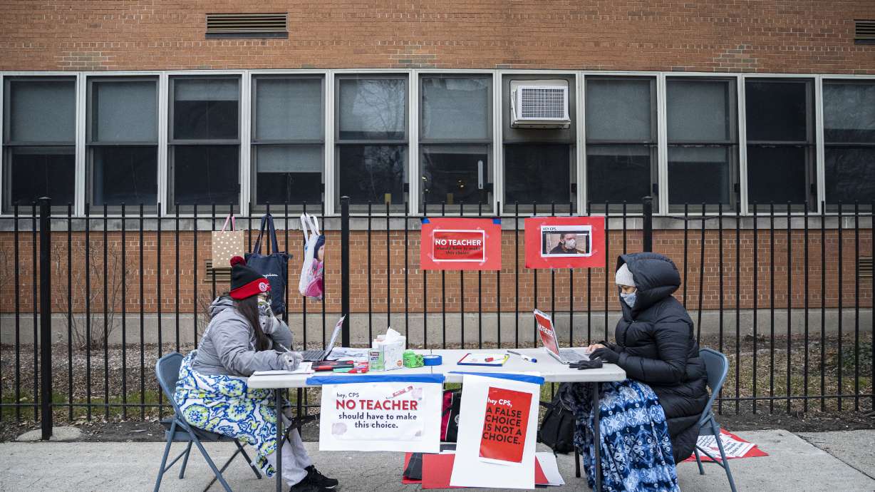 Chicago schools reopening uncertain as union talks stall