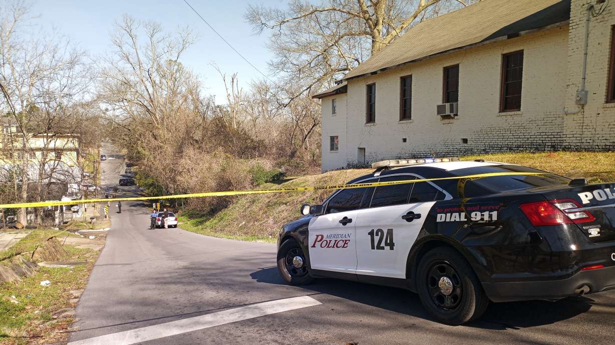 Mississippi police: Officers killed armed burglary suspect