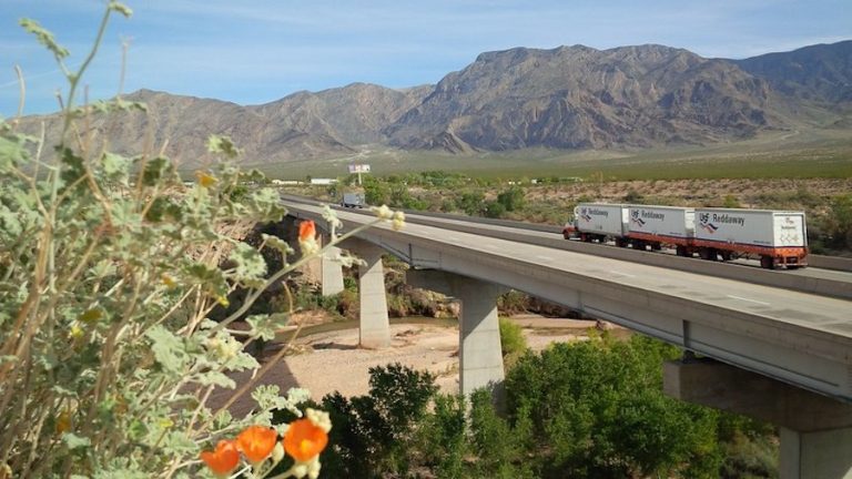  Construction crews are about to begin a yearslong project to replace a bridge on a stretch of Interstate 15 that passes through a cliff-lined river canyon that connects Nevada and Utah on opposite sides of Arizona’s northwestern corner.