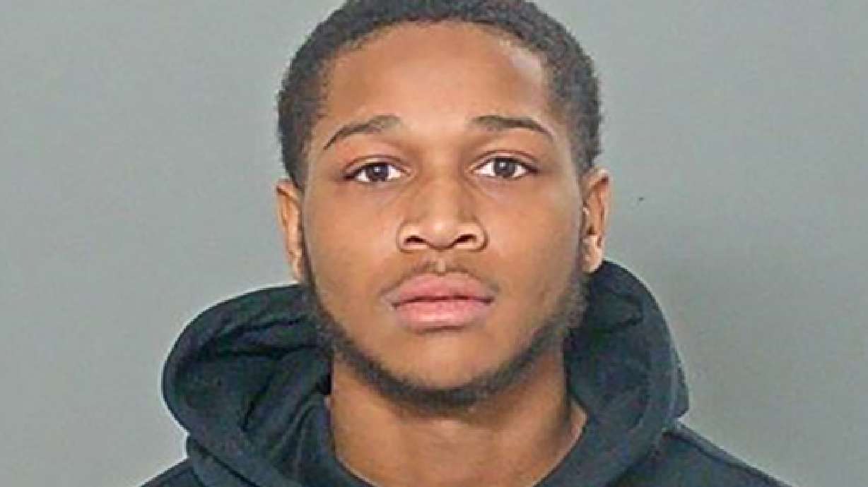 Teen charged in fatal mall shooting extradited to Wisconsin