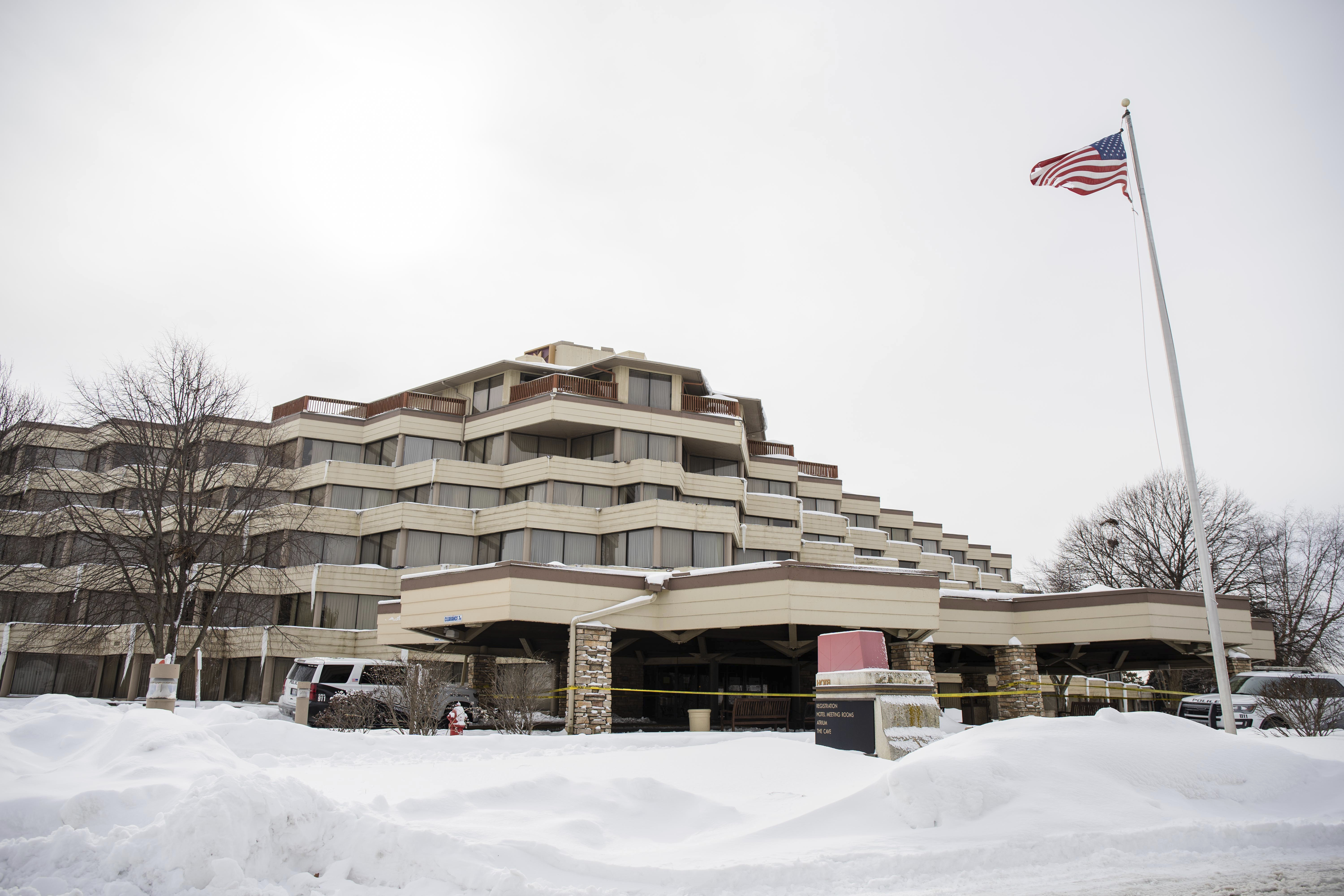 1 dead, several injured in shooting at Chicago-area hotel