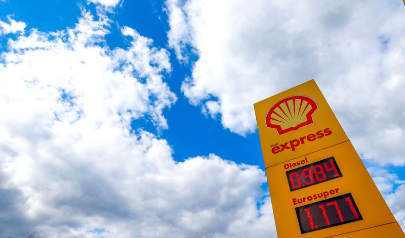 FILE PHOTO: The logo of Royal Dutch Shell is seen at a petrol station in Sint-Pieters-Leeuw, Belgium, April 4, 2016. REUTERS/Yves Herman/File Photo