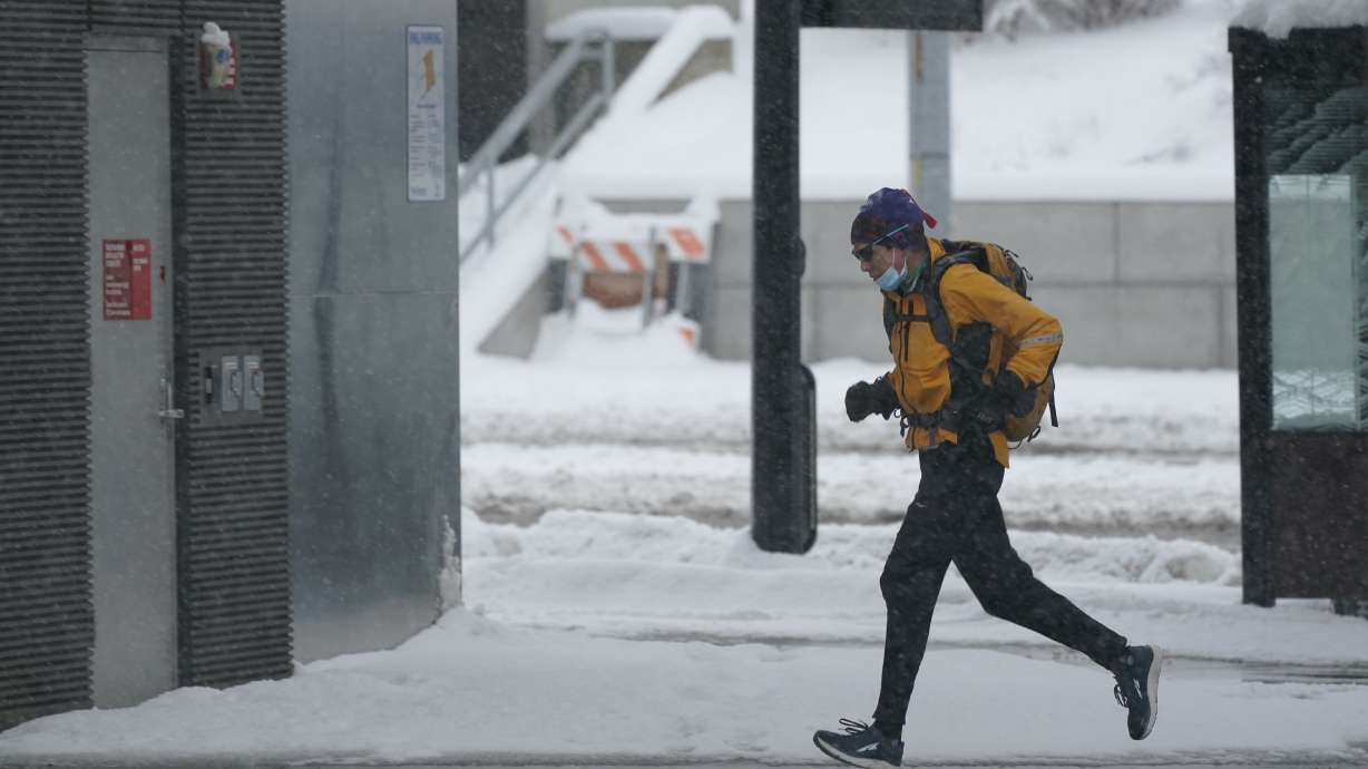 Northwest storm leaves at least 200,000 without power