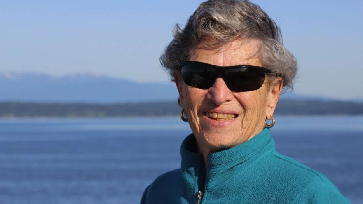 Seattle woman, 90, walks 6 miles through snow for vaccine