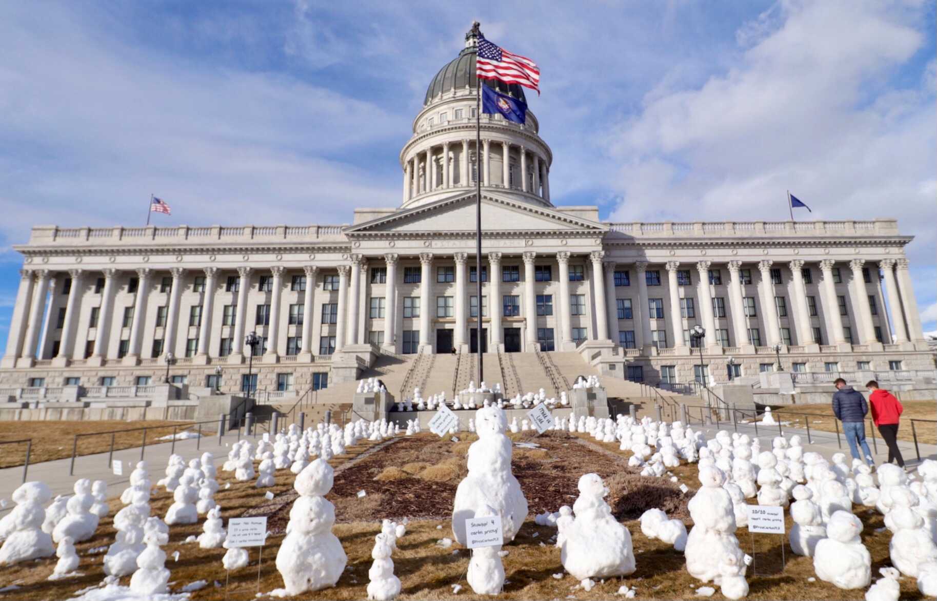 Hundreds of snowmen make a case in Utah for climate change