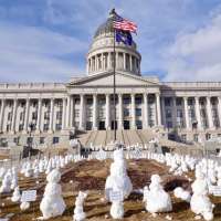 Hundreds of snowmen make a case in Utah for climate change