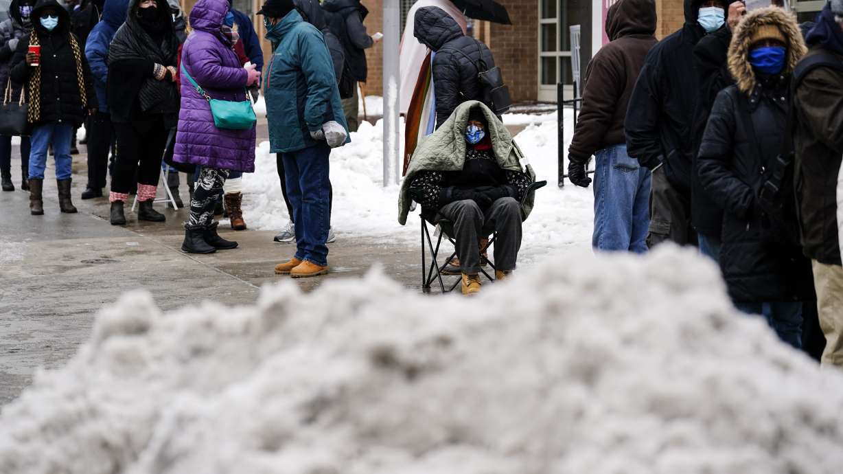 US tops 500,000 virus deaths, matching the toll of 3 wars