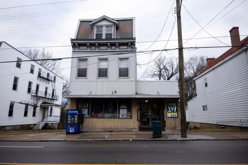 FILE PHOTO: The convenience store where Da'Shawn Tye was shot is seen in Cincinnati, Ohio, U.S., January 26, 2021. Picture taken January 26, 2021.  REUTERS/Megan Jelinger/