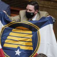 Don't like the look of the state flag? Lawmakers OK task force to look at redesign