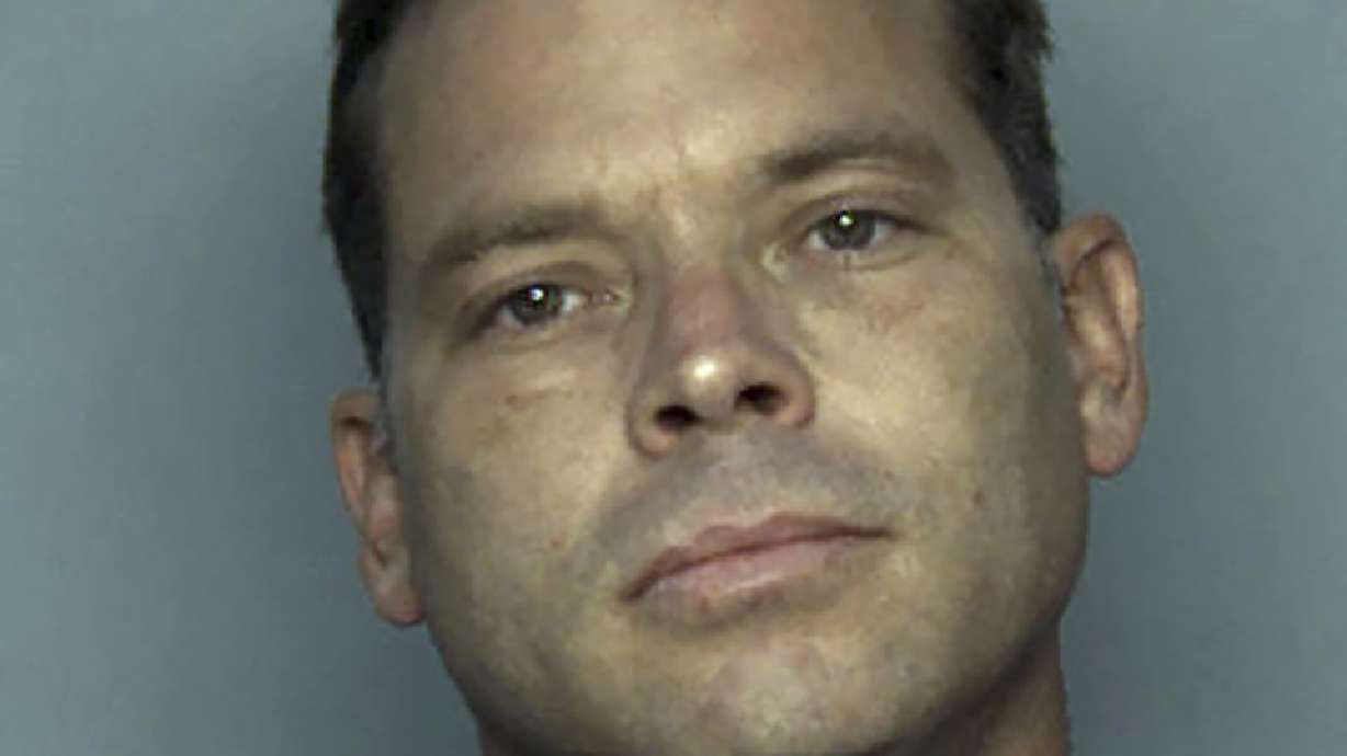 Virginia man accused of shooting federal facility guard dies