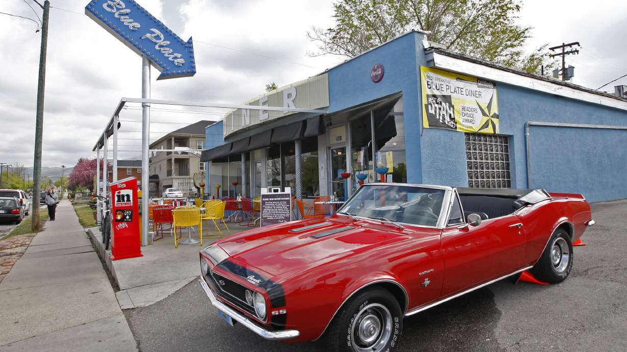 Food Network star Guy Fieri, shooting at the Blue Plate Diner for his "Diners, Drive-Ins and Dives" show in Salt Lake City, Utah May. 8, 2008. Photo by Tom Smart