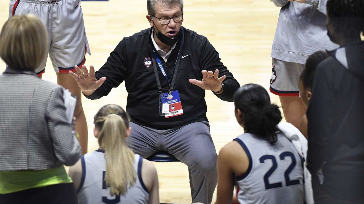 UConn coach Geno Auriemma tests positive for coronavirus, hours before Selection Show