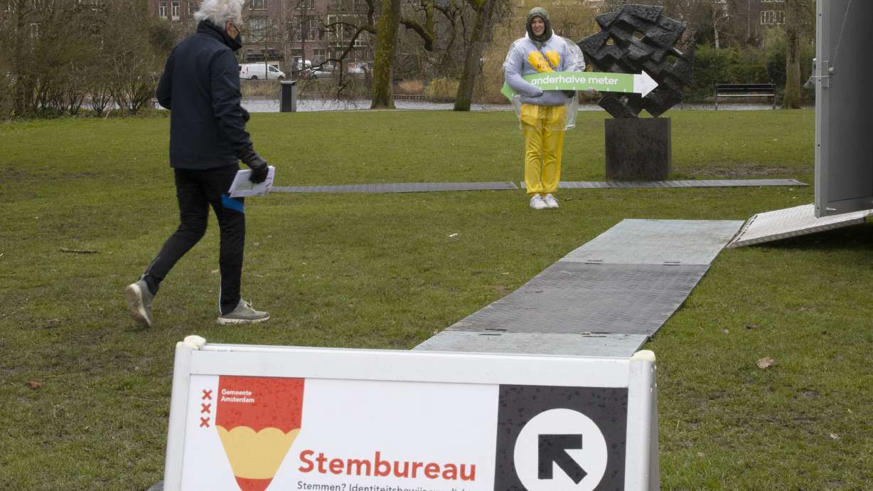 Dutch parties make last push for votes in general election