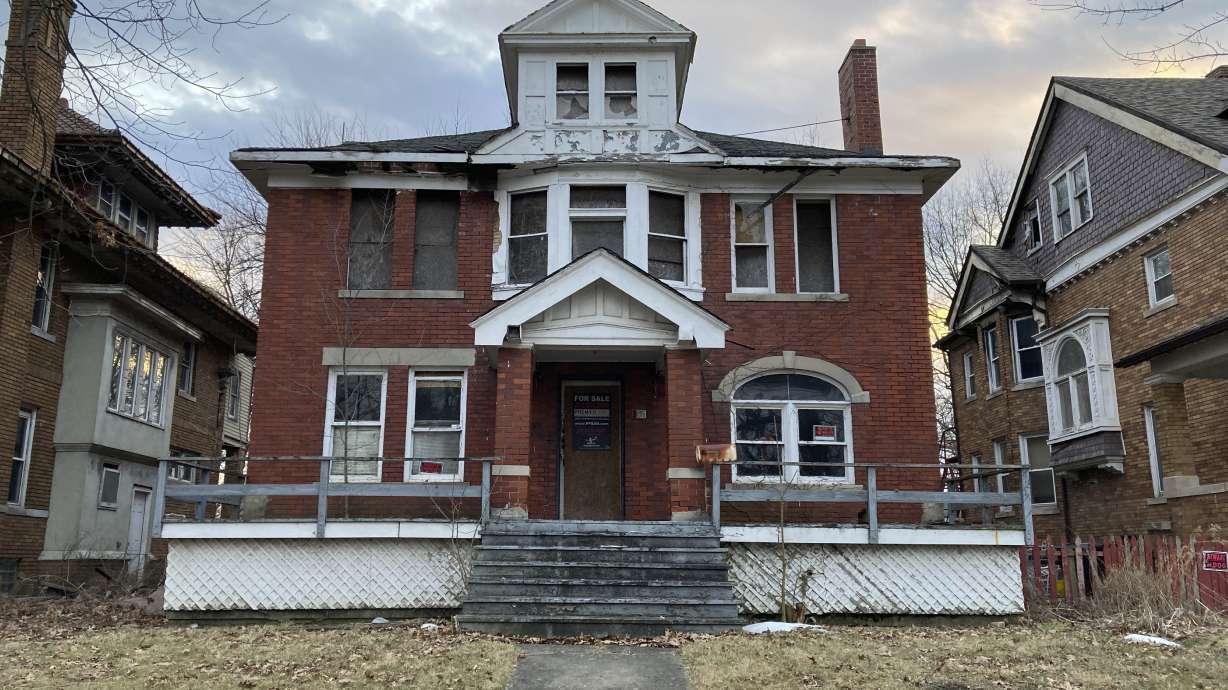 Detroit mayor: HGTV's Curtis was 'scammed' in house deal