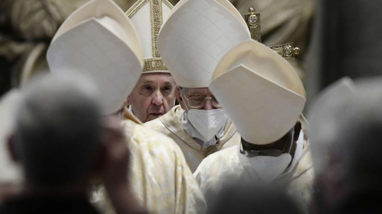 Hymns through masks: Christians mark another pandemic Easter