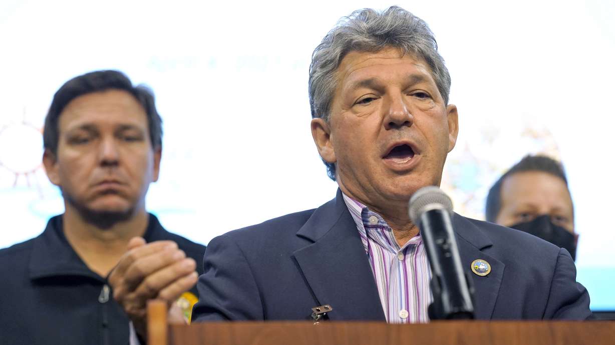 Florida works to avoid 'catastrophic' pond collapse