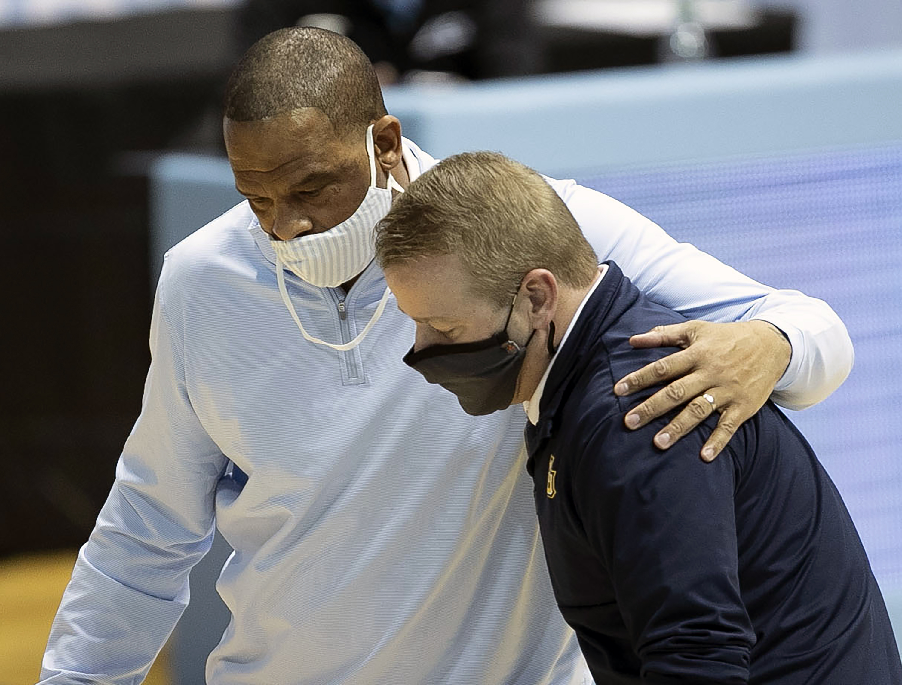 Tar Heels turn to assistant Davis as Williams' successor - Vimarsana News
