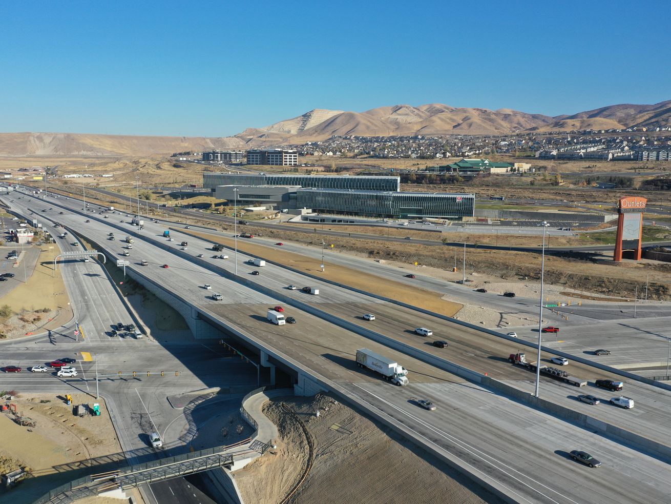 Vehicles travel on I-15 in northern Utah County in this
Oct. 30, 2020 photo. A man was booked into the Utah County Jail
Monday after police say he caused a six-car crash on I-15 near Lehi
last week when he waved a knife at passing motorists.