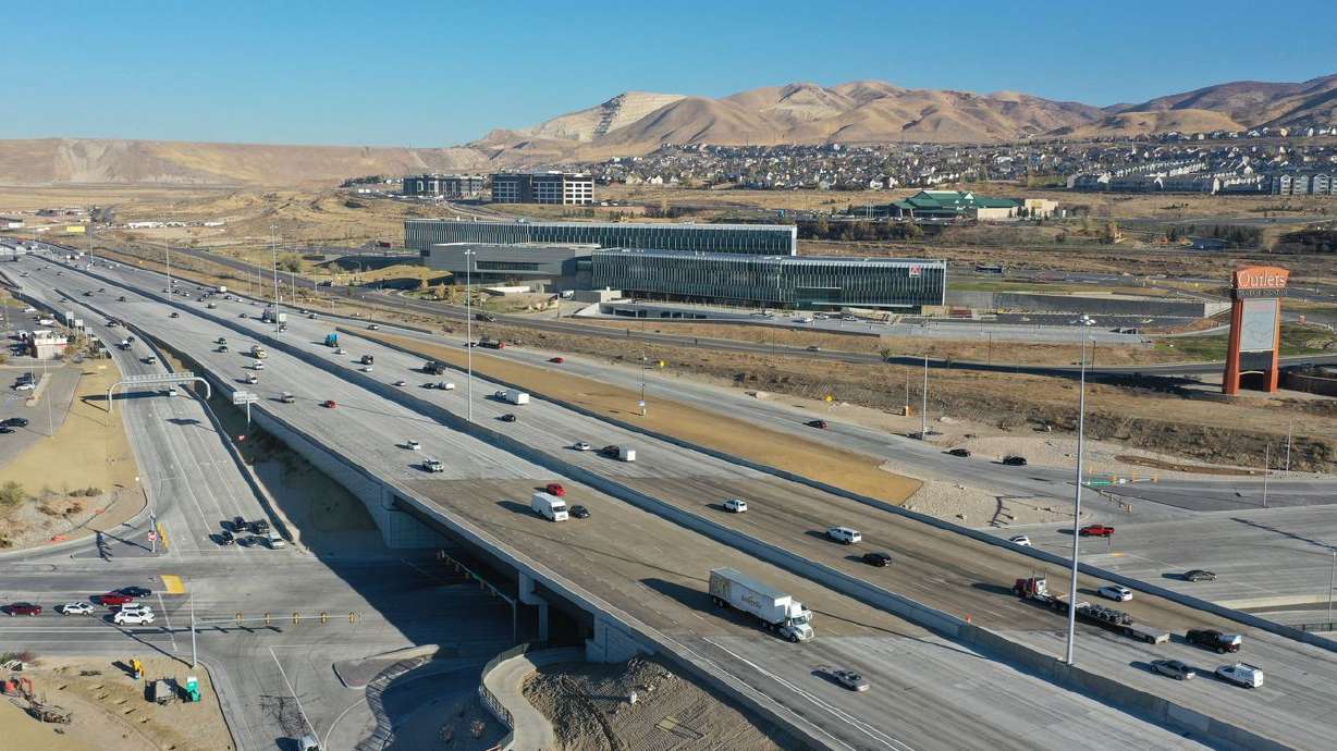 Vehicles travel on I-15 in northern Utah County in this
Oct. 30, 2020 photo. A man was booked into the Utah County Jail
Monday after police say he caused a six-car crash on I-15 near Lehi
last week when he waved a knife at passing motorists.