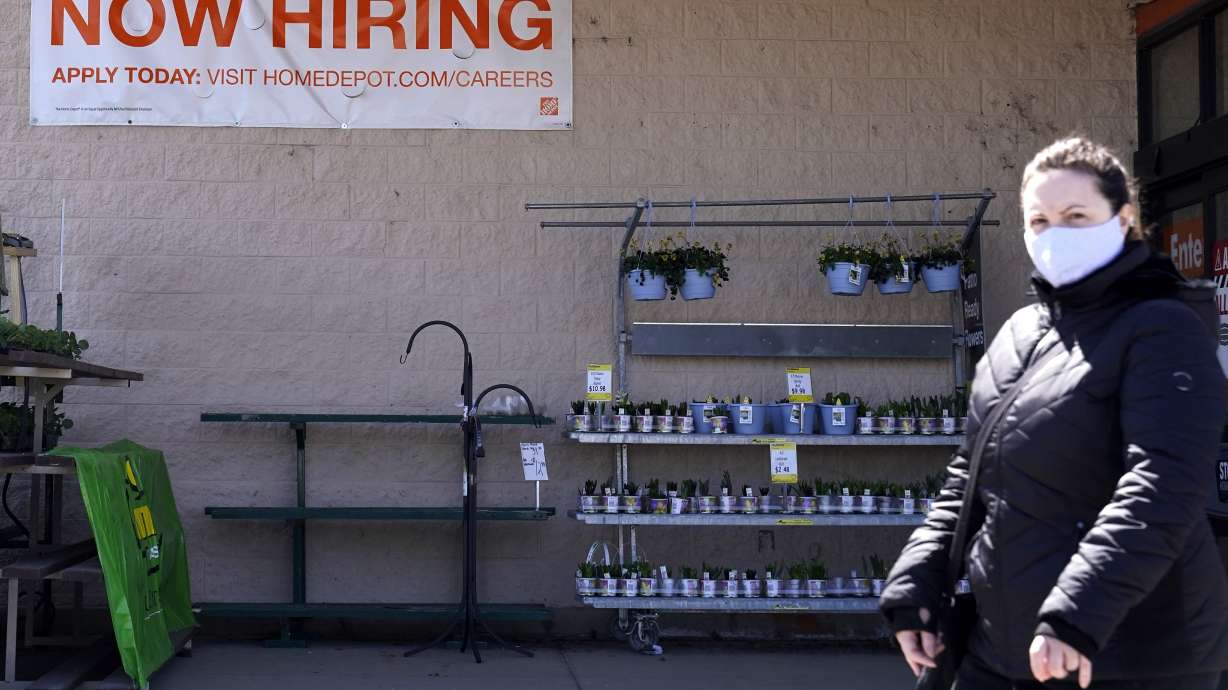 US jobless claims up to 744K as virus still forces layoffs