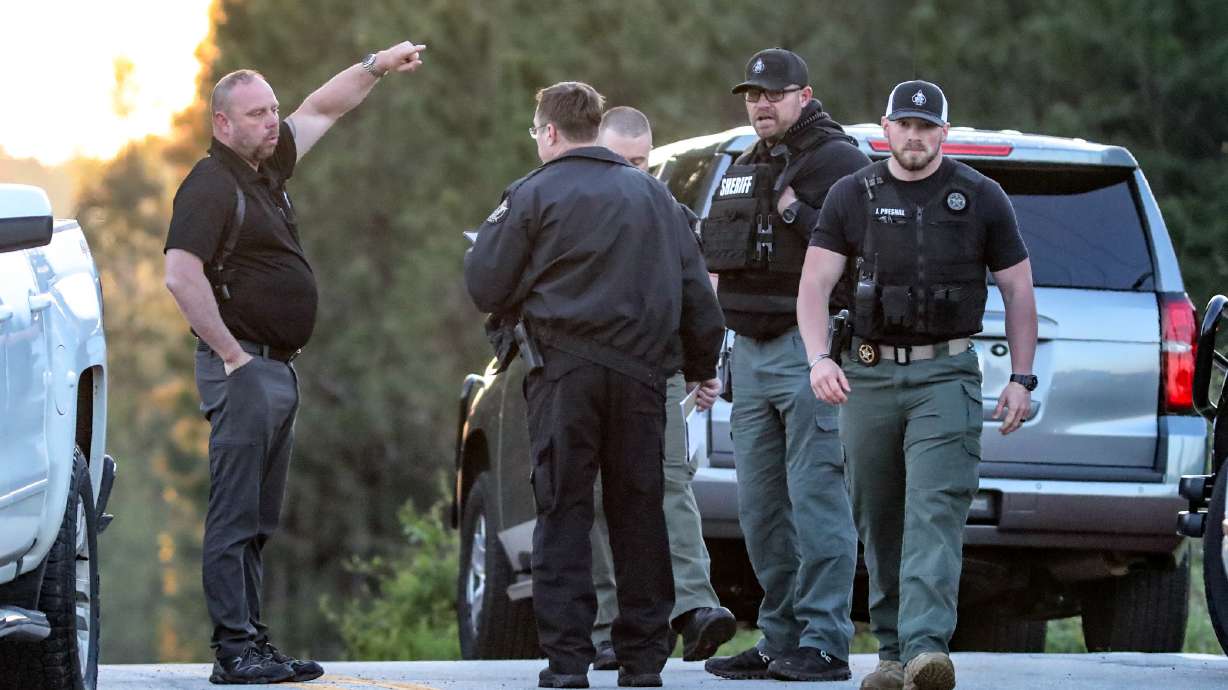 Georgia sheriff: 3 officers wounded, 1 suspect dead, 1 held