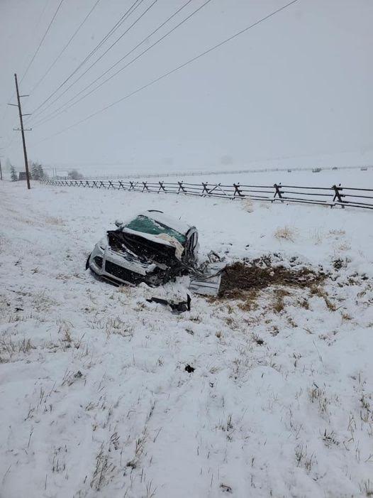 1 person injured in 2-vehicle crash in Summit County
