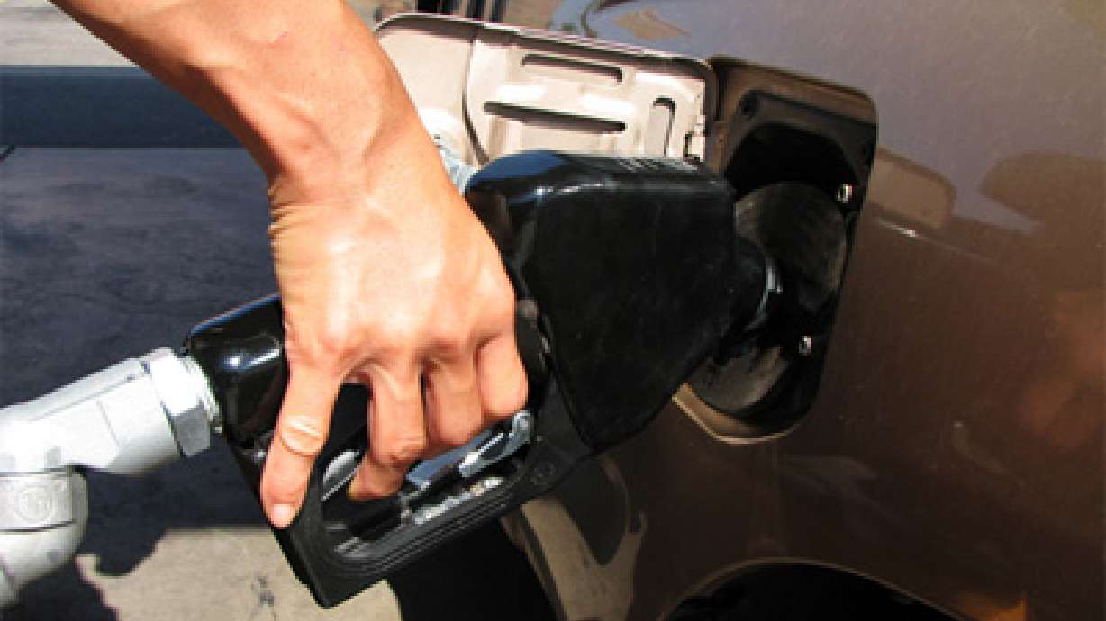 Falling gas prices good for drivers, bad for economy