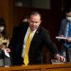 Sens. Lee, Klobuchar question Apple, Google's app store strategies, market control as abuse of power