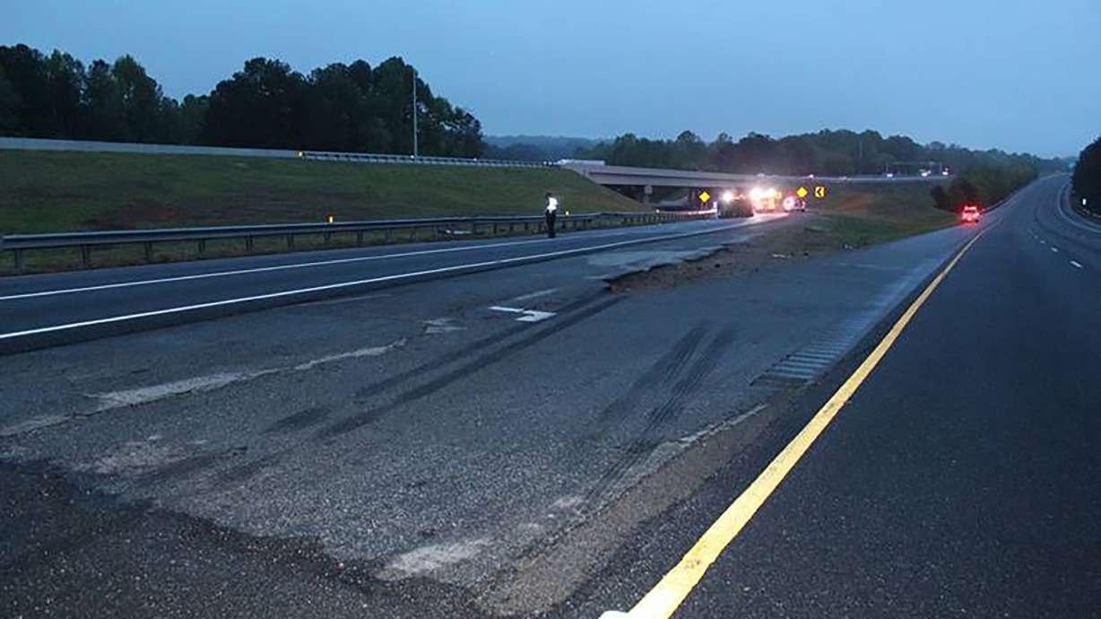 Witness: Flames rapidly devoured van in deadly Georgia crash