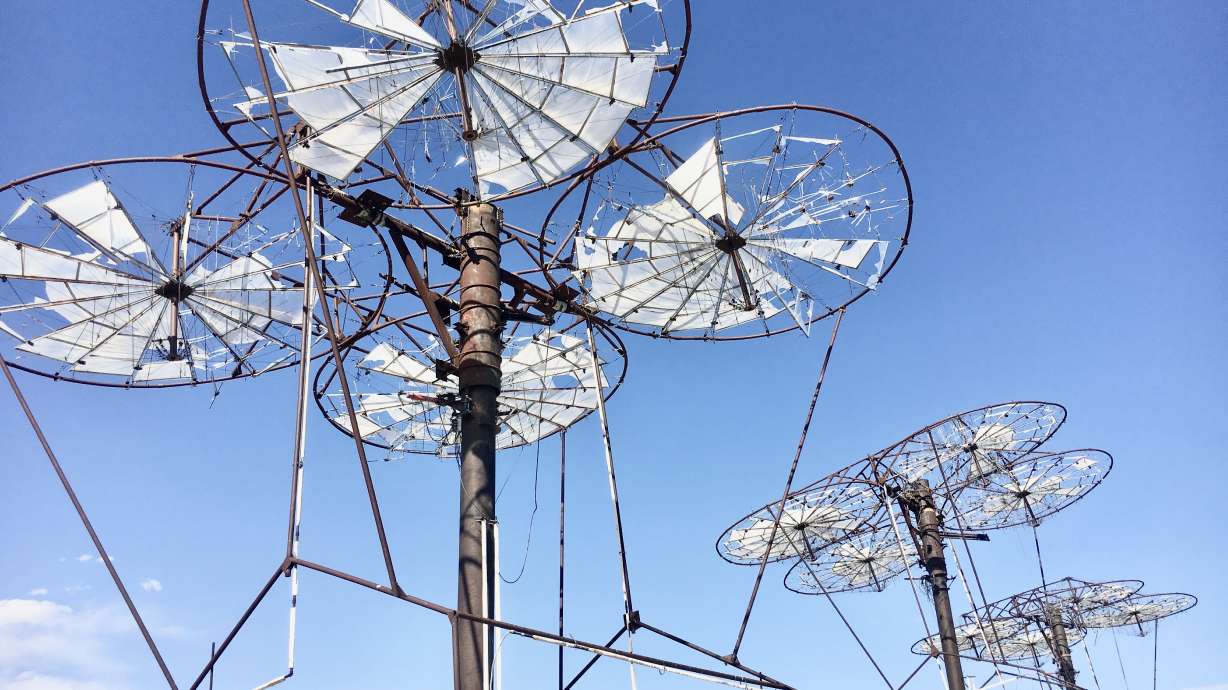 Using sheets of plastic referred to as “lenses,” a Utah-based company made bold promises to customers.