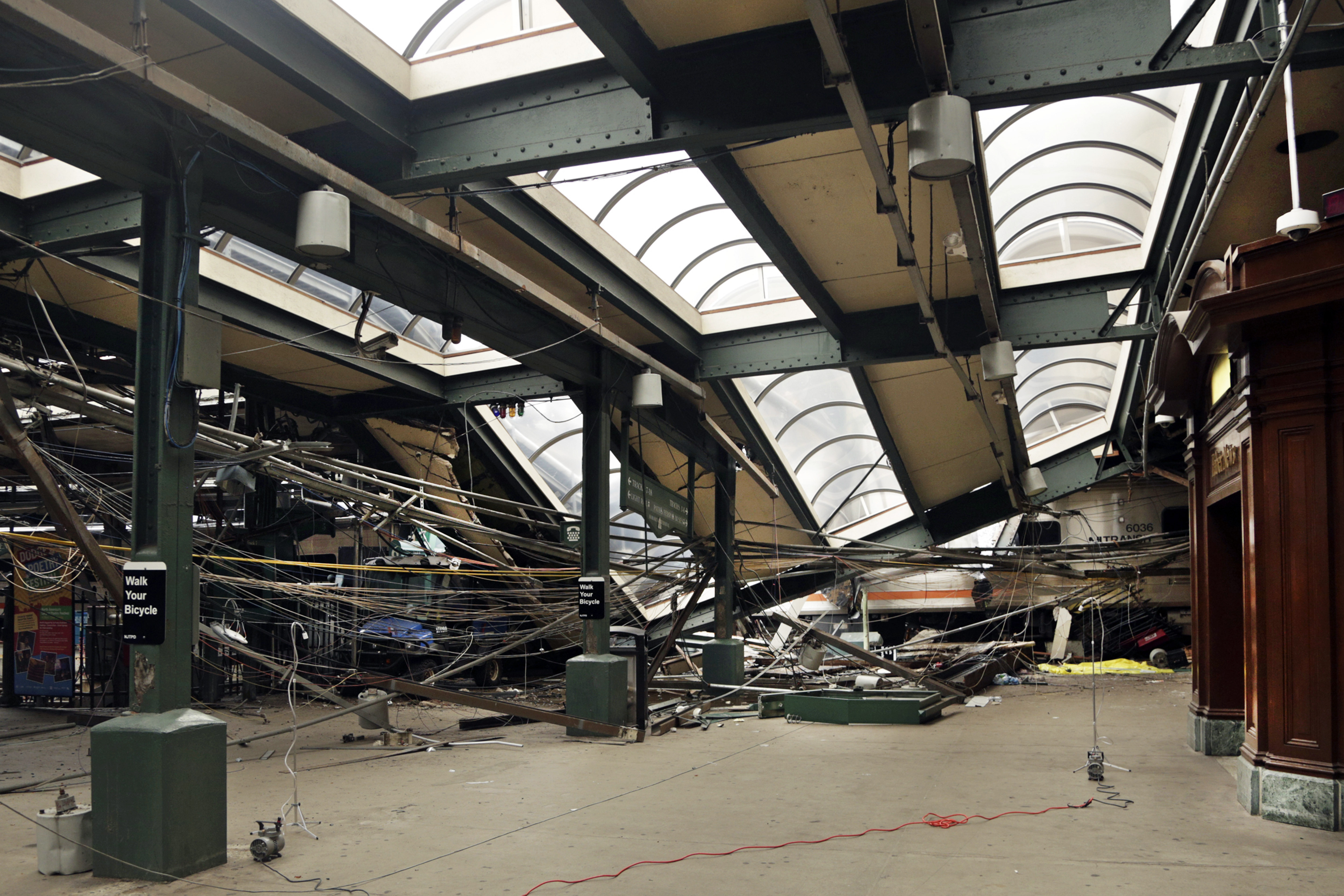 NJ Transit settles suits in deadly crash at commuter station