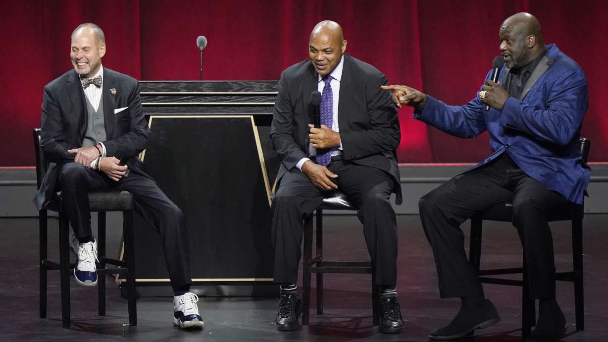 Charles Barkley gives money to employees at his high school