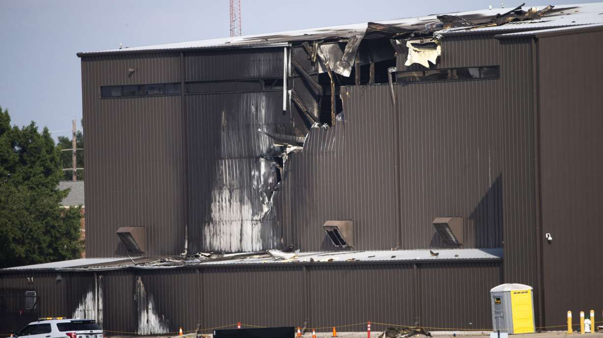 Pilot failed to control plane in Texas crash that killed 10