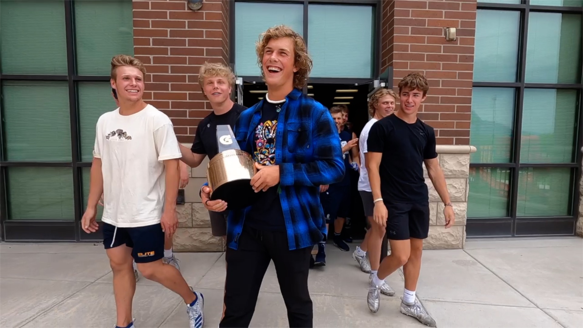 Jaxson Dart wins Gatorade National POY from Trevor Lawrence - Deseret News