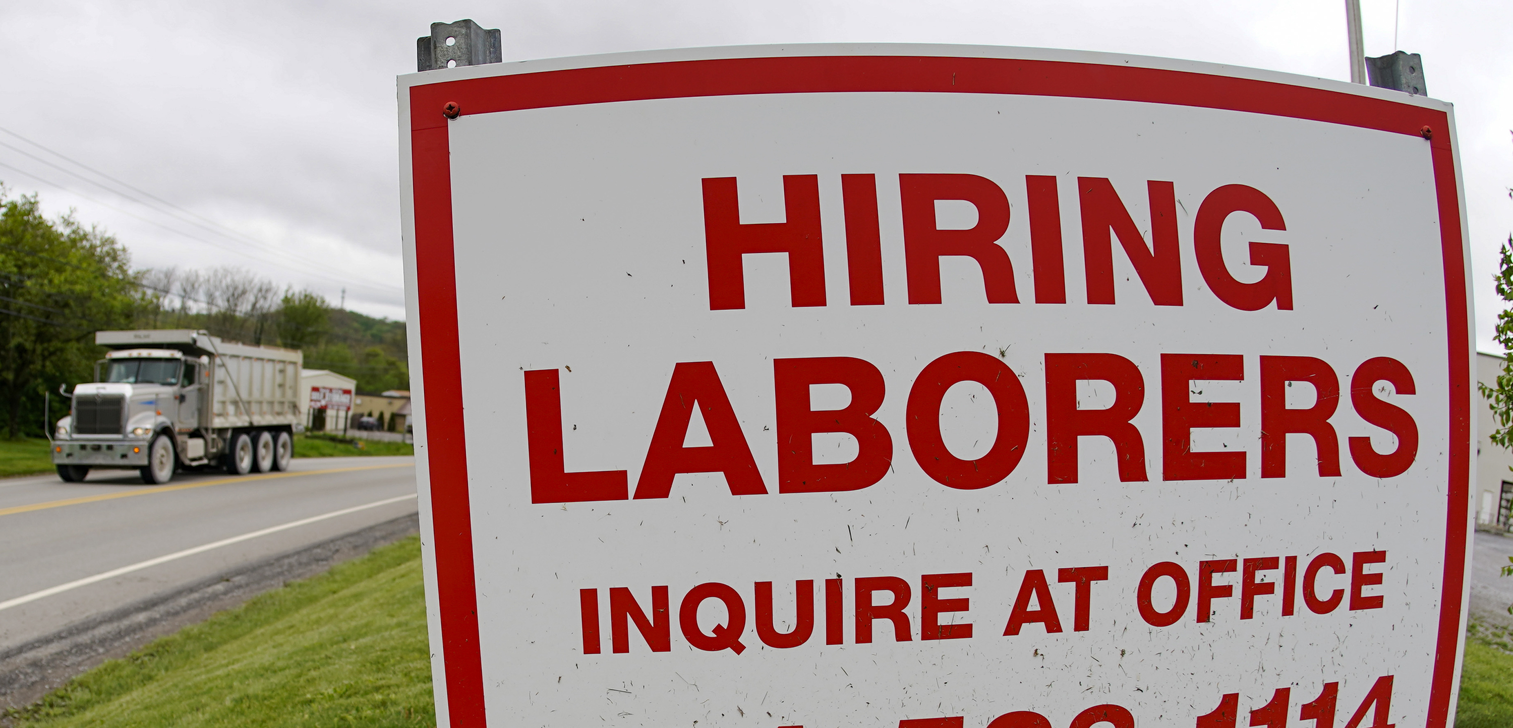 US jobless claims fall to 406,000, a new pandemic low