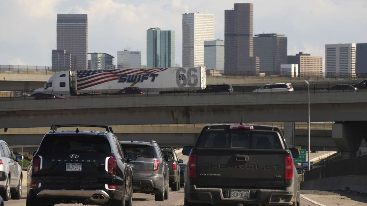 Travel numbers climb as Americans hit the road for holiday