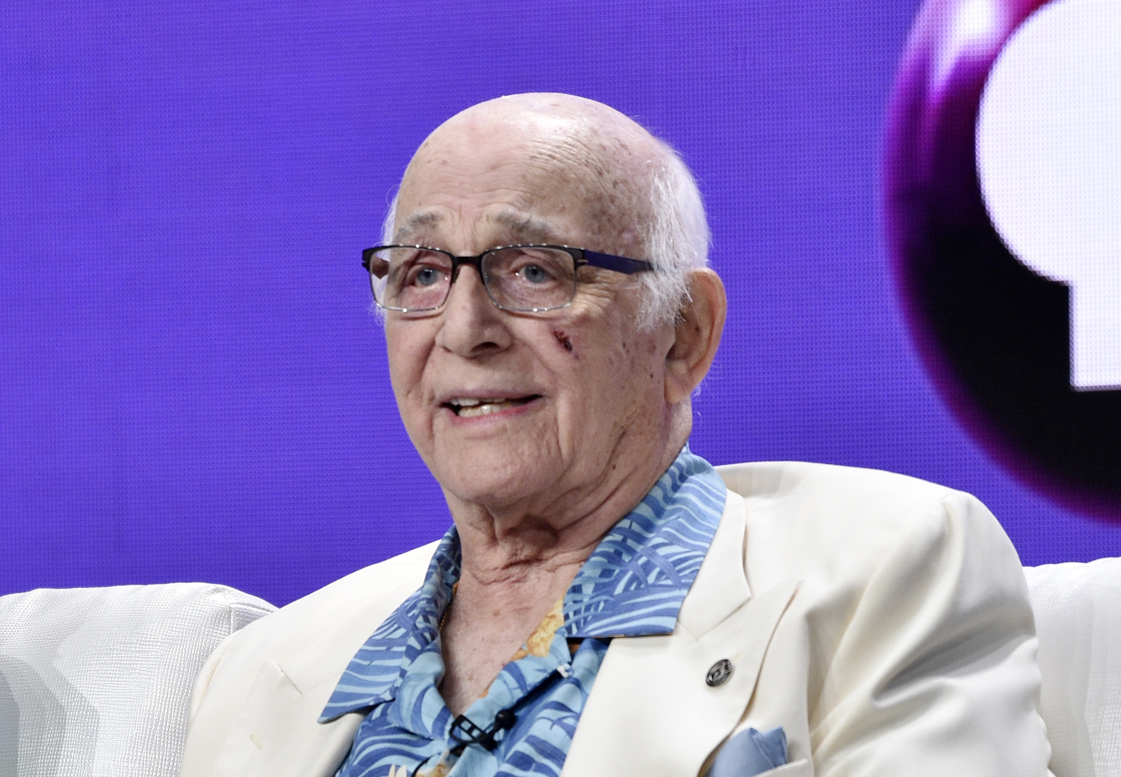 Gavin MacLeod, 'Love Boat' captain, dies at 90