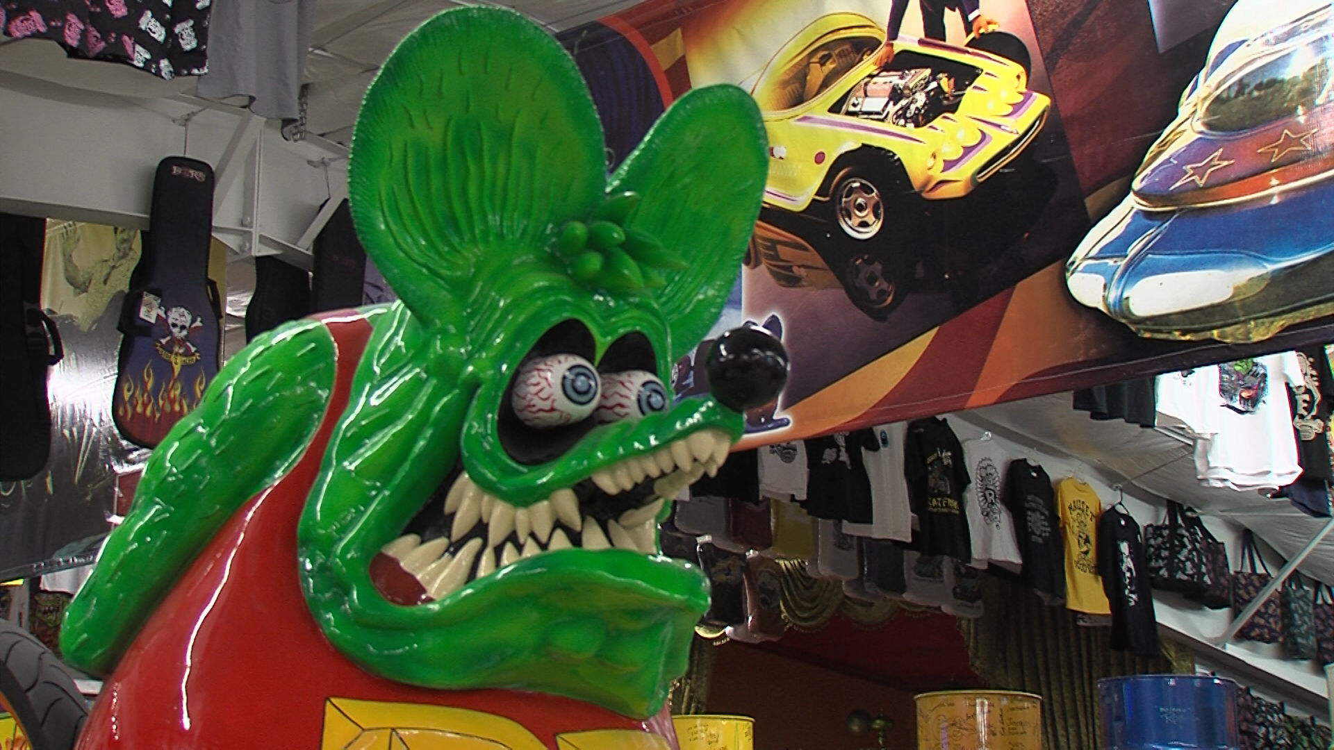 Larger than life Rat Fink greets visitors at the Rat Fink Museum.