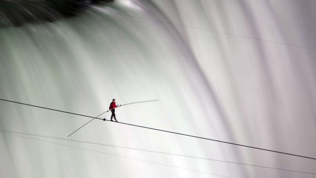 High-wire star Nik Wallenda to walk over Buffalo campus