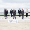 G-7 pledges to share, but leaders jostle for ground in the sandbox