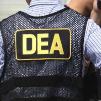 Utahn working with DEA tried to tip off suspect that phone was bugged, prosecutors say