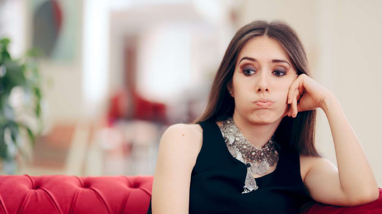 In this edition of LIFEadvice, Coach Kim explains the difference between social anxiety, being socially awkward, and being introverted or shy and gives some tips for becoming less socially awkward.