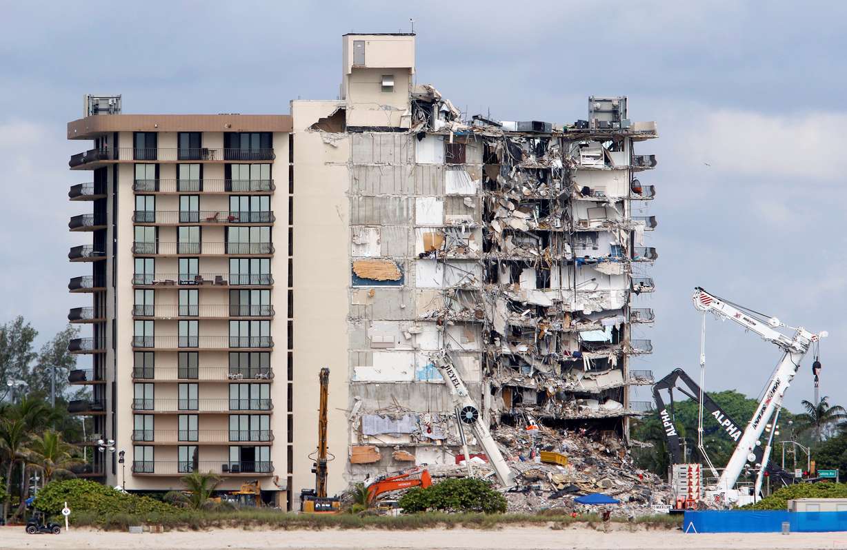 Rescue efforts are halted at the site of a partially collapsed residential building in Surfside, near Miami Beach, Florida, U.S. July 1, 2021.