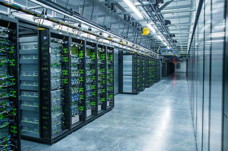Facebook’s massive data center in Eagle Mountain has
opened its first phase, while work continues on four other
structures.