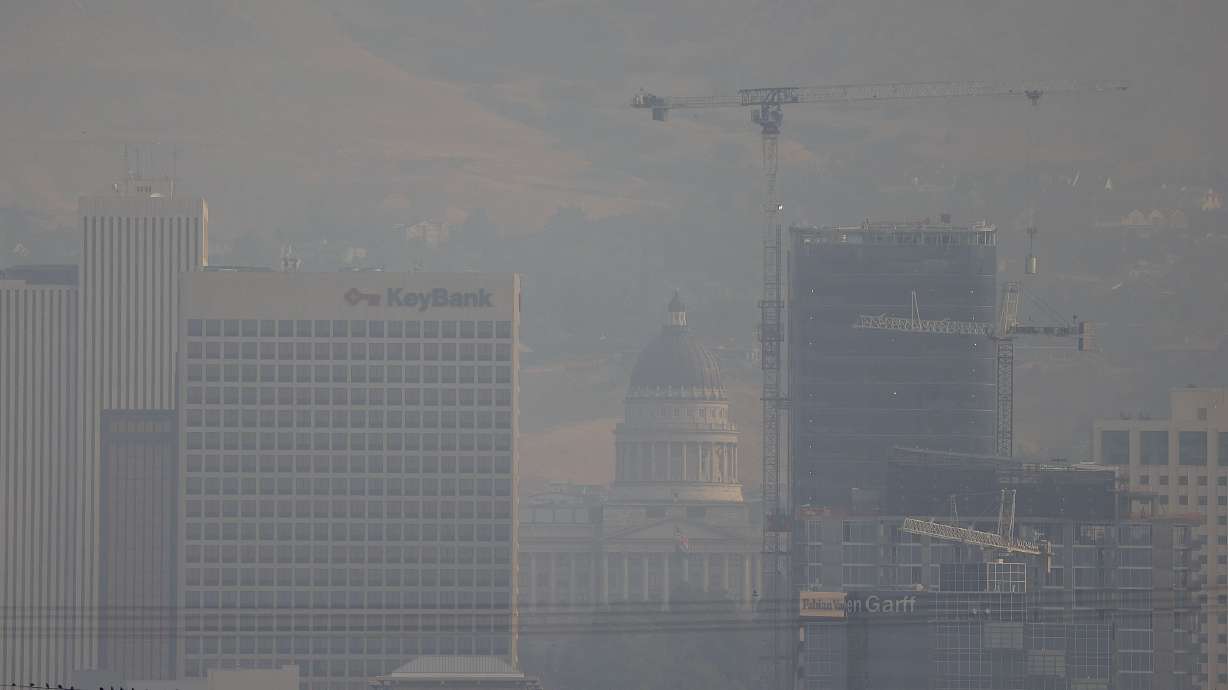 Smoky air obscures the skyline in Salt Lake City on Aug 6. Wildfire smoke and unhealthy ozone pollution will
contribute to bad air quality in Utah. A new Utah study aims to look better into how poor air quality indoors relates to air quality levels outdoors.
