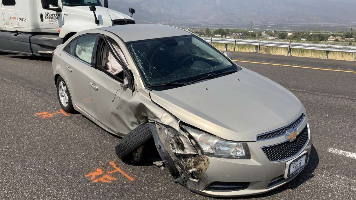 A South Jordan man died and another person was seriously injured in a crash involving three vehicles in Washington County on Sunday.