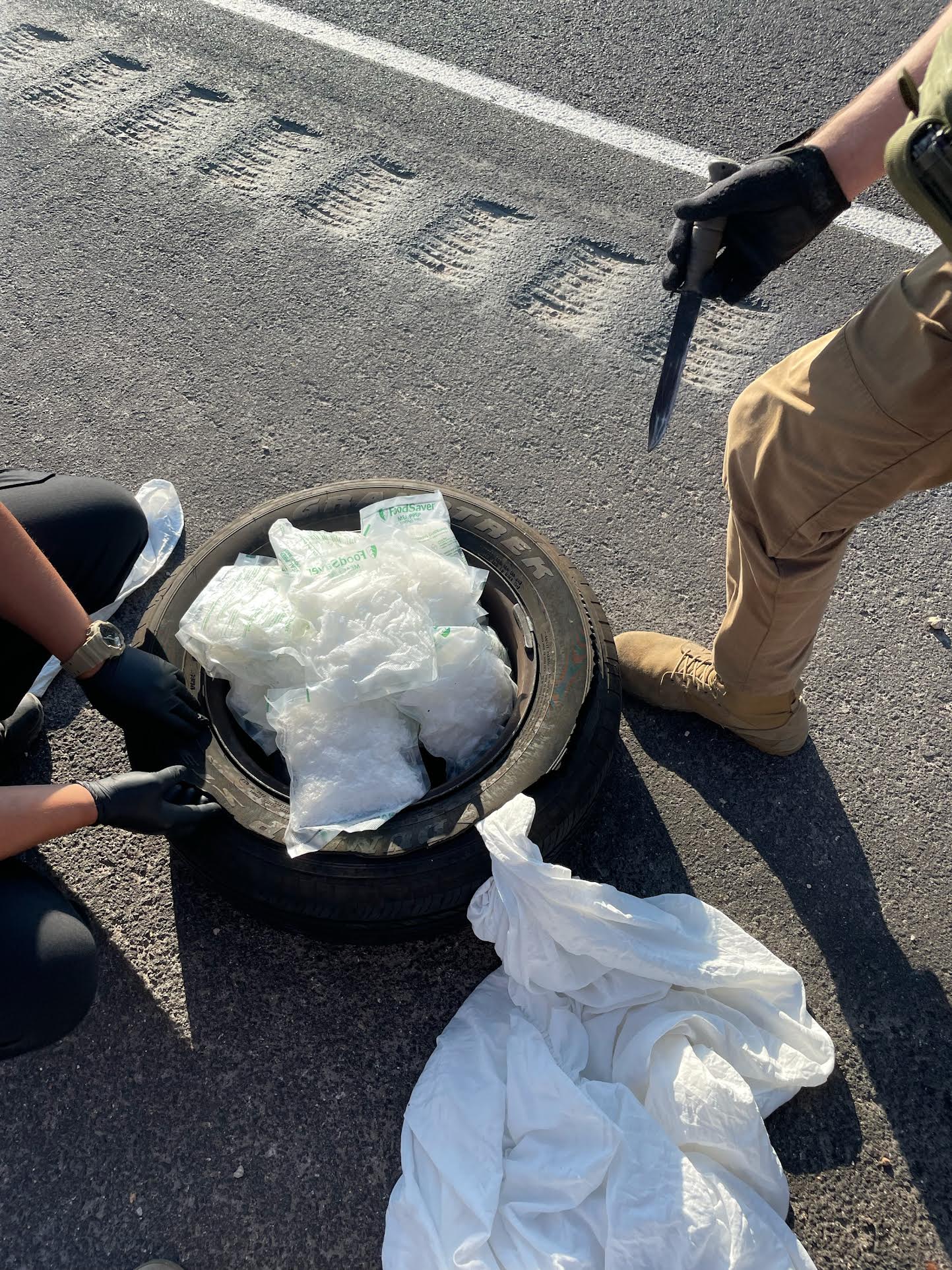Washington police have seized more than 35 pounds of methamphetamine, several pounds of heroin and thousands of fentanyl pills over the past month. The majority of drugs were seized during two traffic stops that started off as minor traffic infractions.