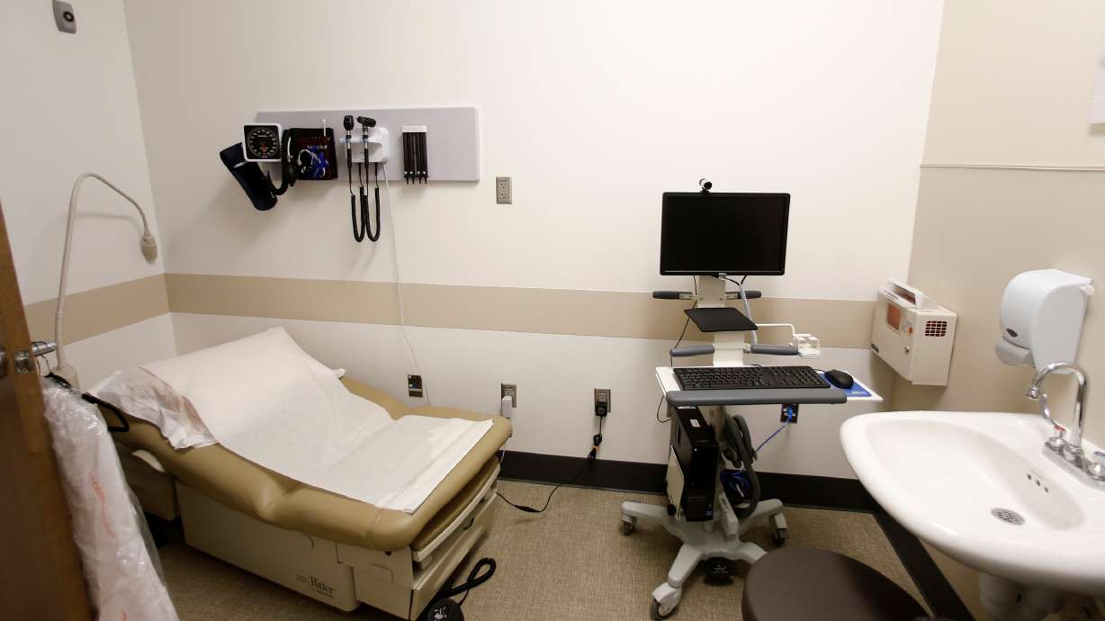 A medical examination room is shown at a Kaiser Permanente health clinic located inside a Target retail store in San Diego, California, November 17, 2014. Overweight or obese adults should be screened for prediabetes and Type 2 diabetes starting at age 35, a U.S. government-backed panel of experts in disease prevention recommended on Tuesday.