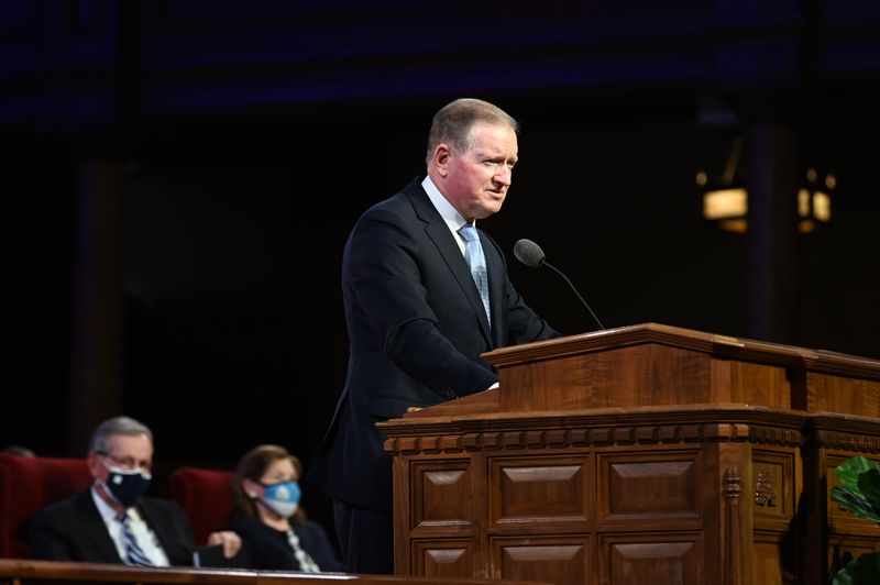 Gary B. Porter, second counselor in the new presidency of The Tabernacle at Temple Square, speaks at a devotional for the
choir in the Tabernacle in Salt Lake City on Thursday.