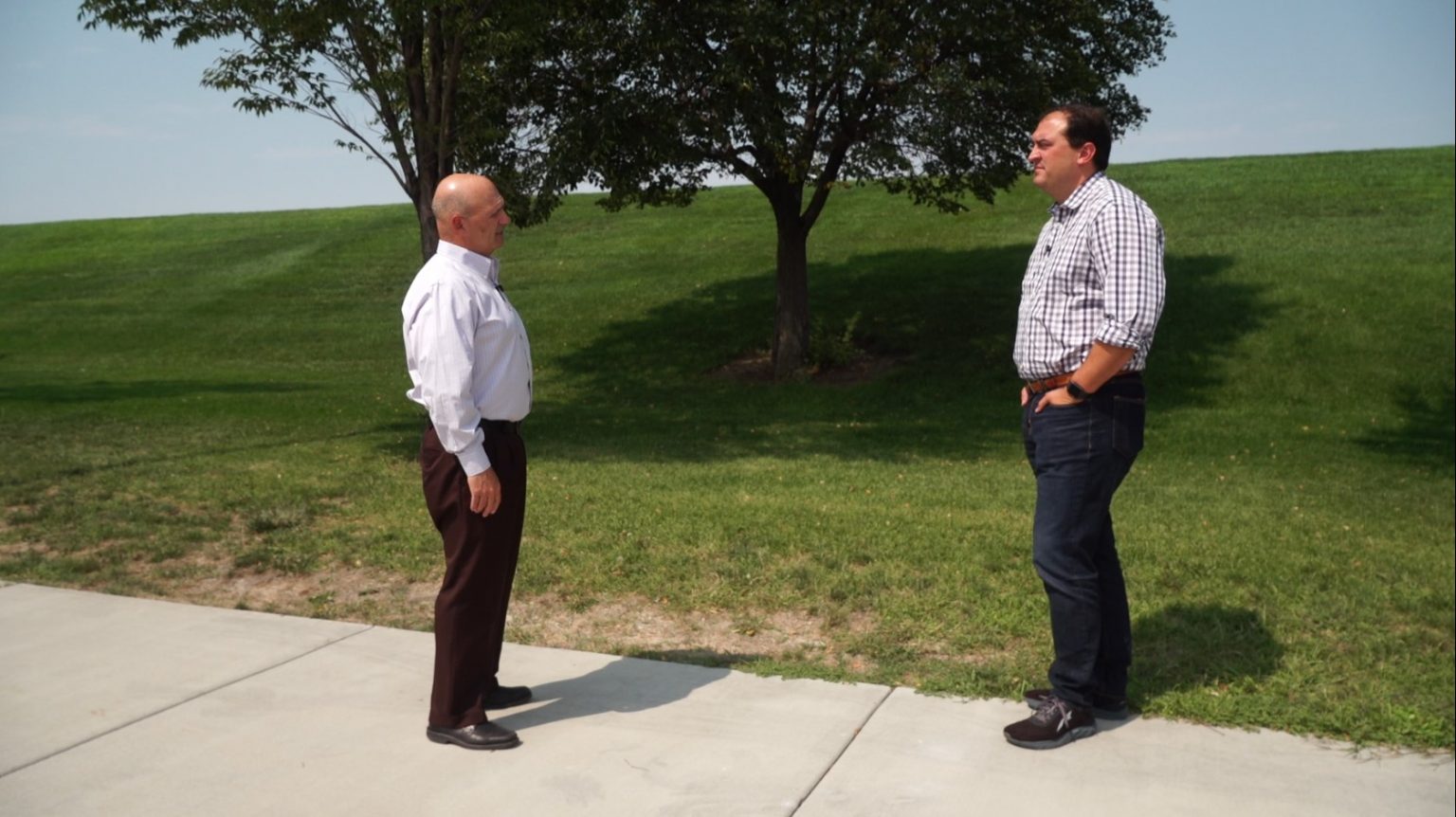 KSL Investigator Matt Gephardt talks with West Valley City community preservation director Layne Morris.